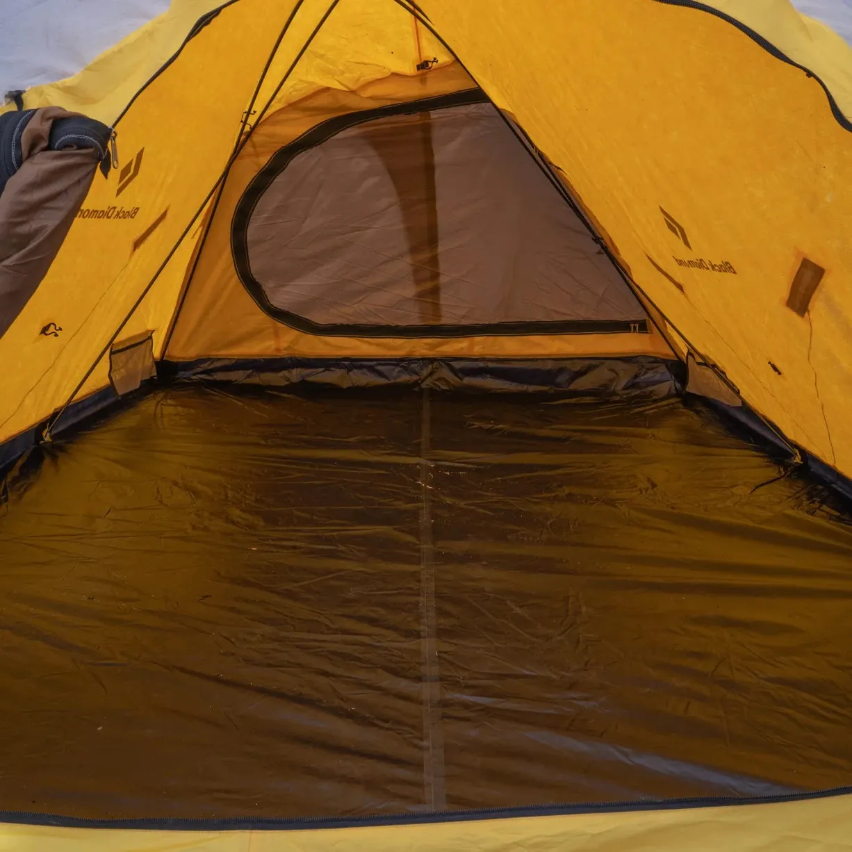 Black Diamond Bombshelter Tent: 4 person 4 Season